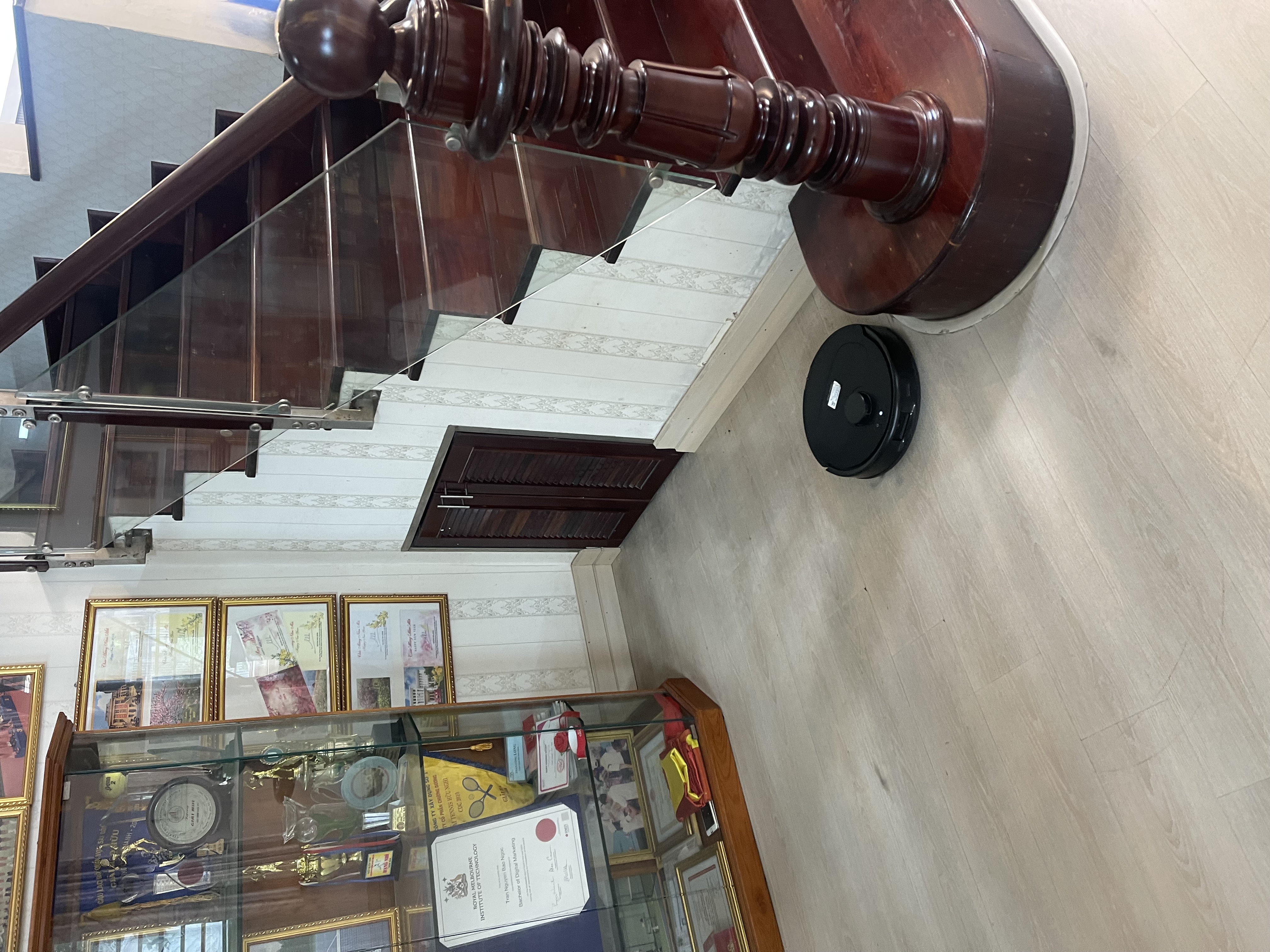 Hiền
